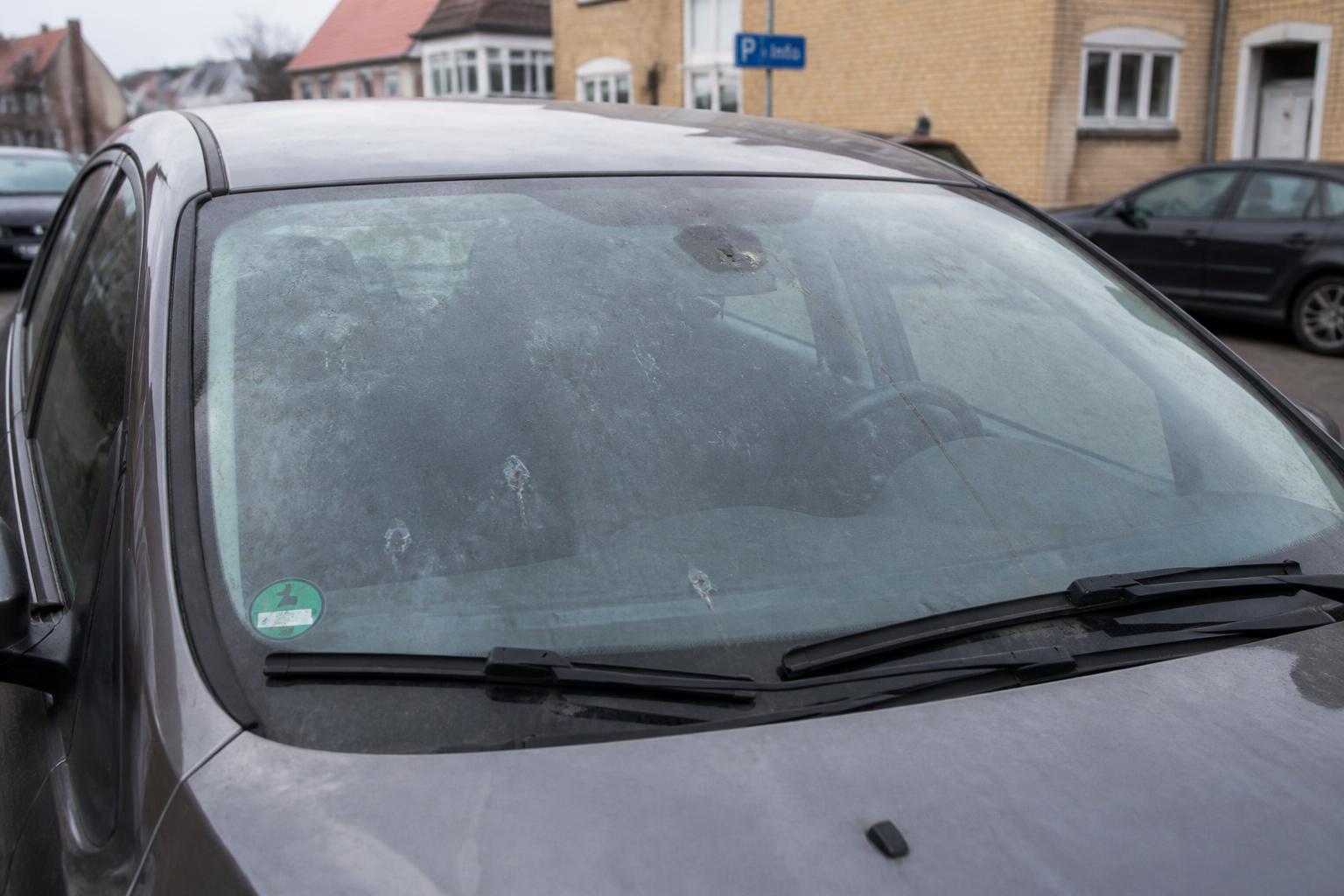 Fedtet og snavset forrude - før